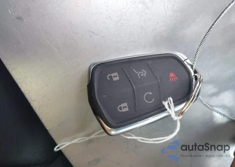 2017 Cadillac Xt5 Platinum z USA, uszkodzony, nr VIN 1GYKNFRS6HZ152982